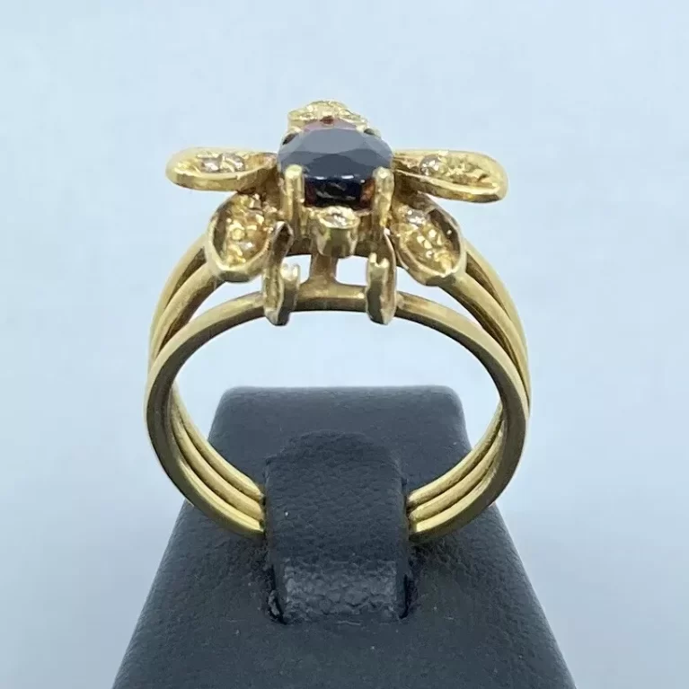 Anello in Oro con Zaffiri, Rubini e Diamanti a Forma di Insetto