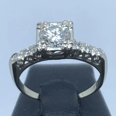 Anello Solitario Vintage oro 14kt Diamanti 0,65 Ct