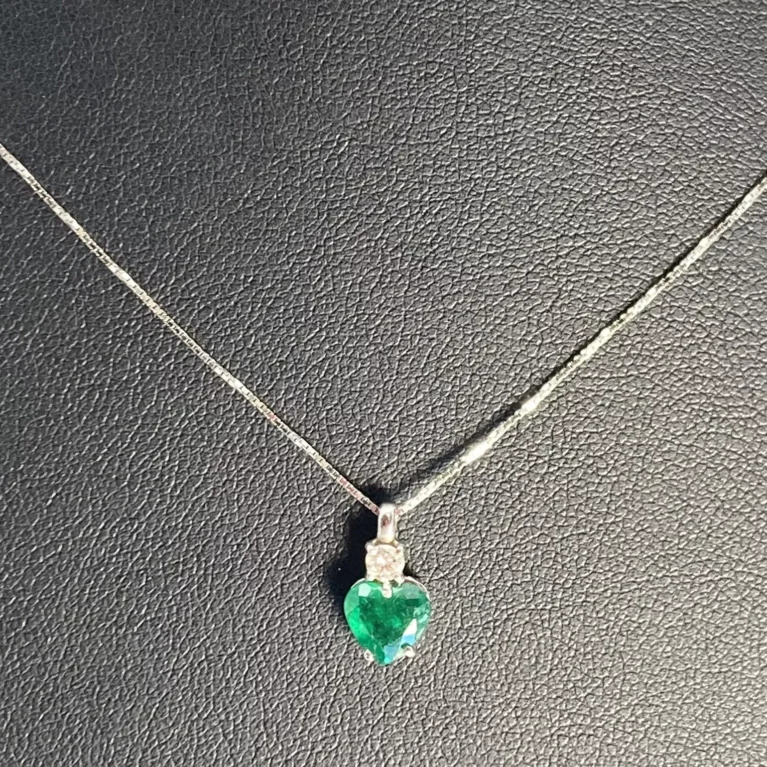 Collana Pendente Cuore Smeraldo e Diamante