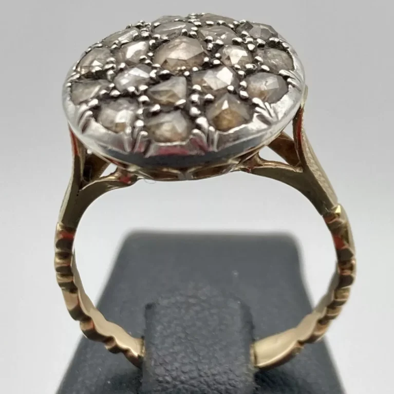 Anello Toppa Vintage Oro 18kt e diamanti grezzi