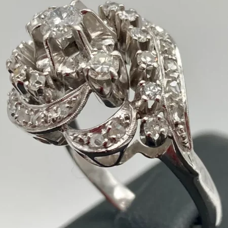 Anello Vintage oro Bianco e Diamanti 0,36 Ct