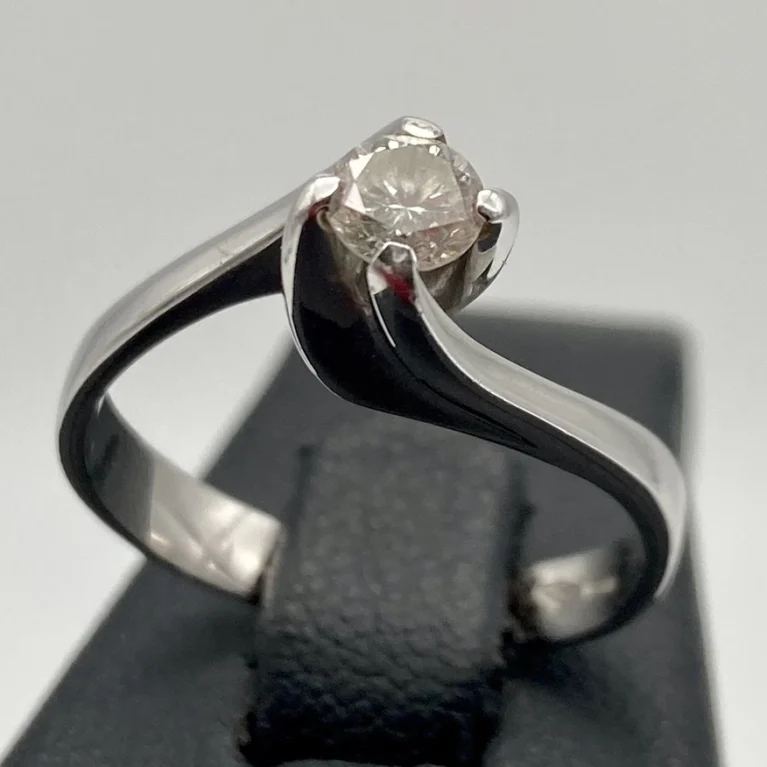 Anello Solitario Valentino