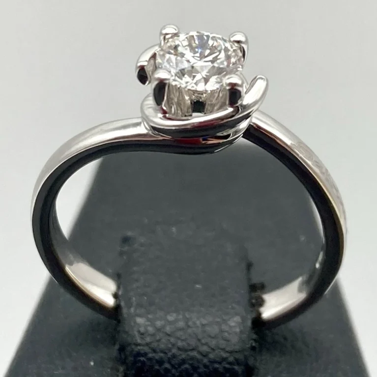 Anello Solitario SALVINI in oro Bianco 18kt 750