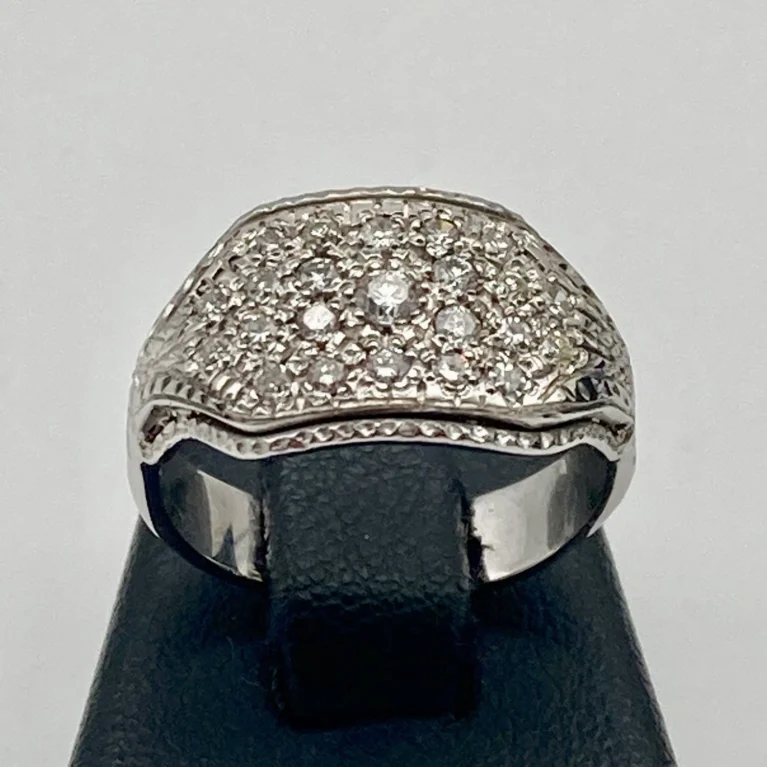 Anello Pave' in Oro Bianco 18kt o 750 e Diamanti